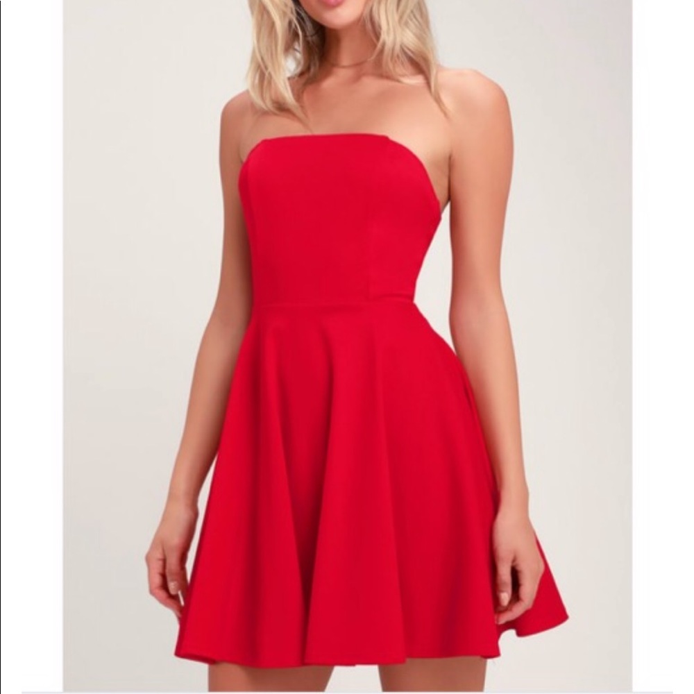 Lulus Strapless red dress 💕